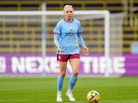 how old is alex greenwood.